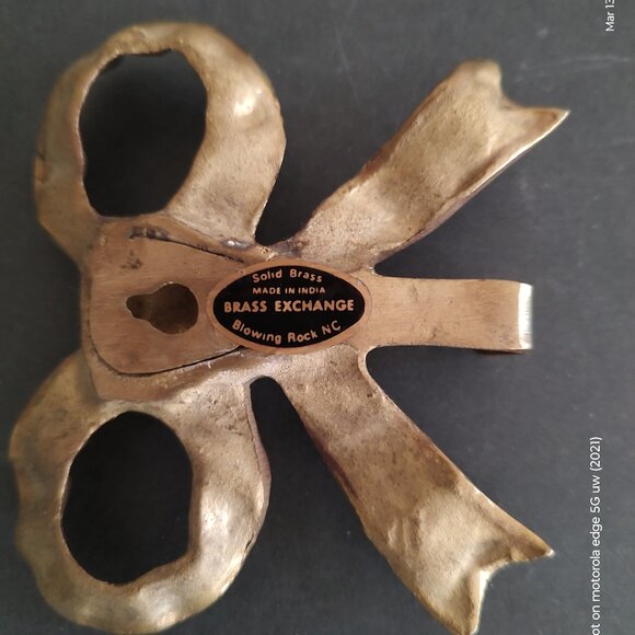 SOLID CAST BRASS BOW SHAPE HANGER MADE IN INDIA PURCHASED IN BLOWING ROCK NC - Picture 2 of 4